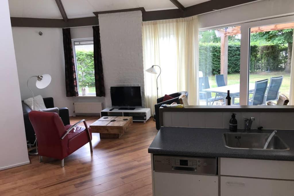 Rustig Gelegen Bungalow In Mooi Havelte Kültér fotó